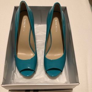 Nine West platform heels in turquoise